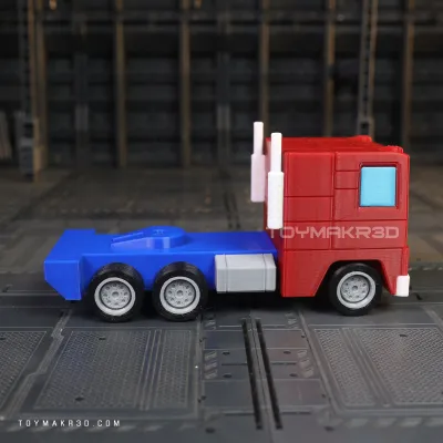img-G1 Transformers Optimus Truck Mode
